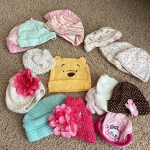 baby hats and gloves